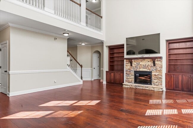 Building Photo - 839 Leyland Ln