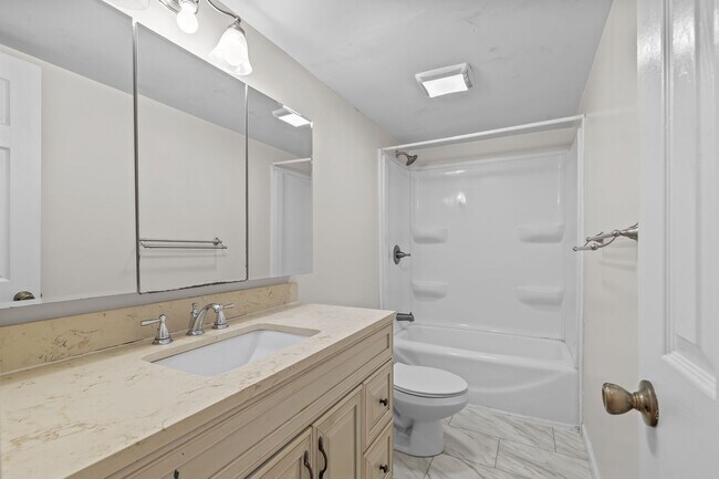 Building Photo - 119 Starwood Cir