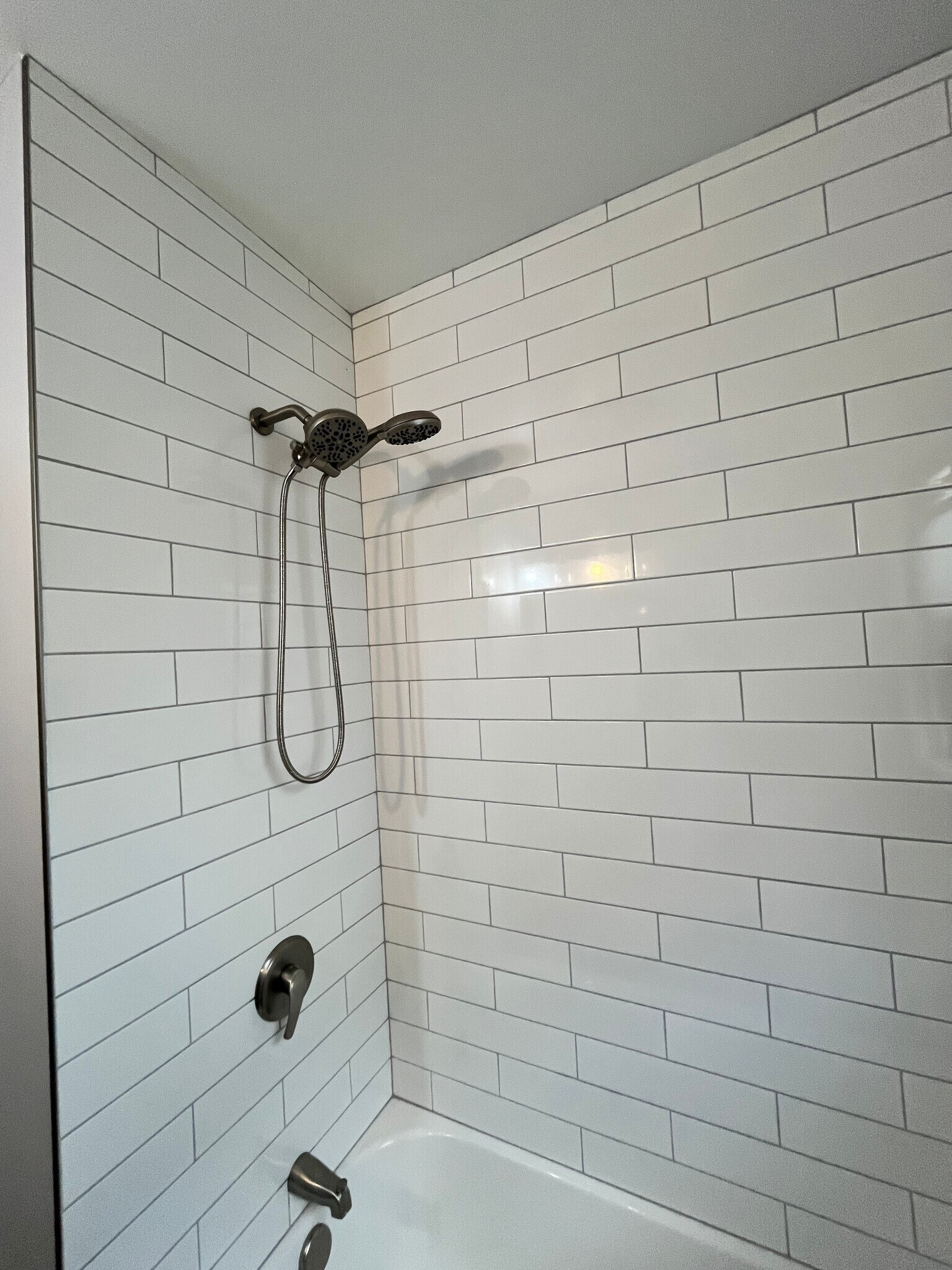 Shower Tub Combo - 2007 Darrow Ave