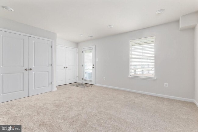 Building Photo - 63 Arsberg Dr