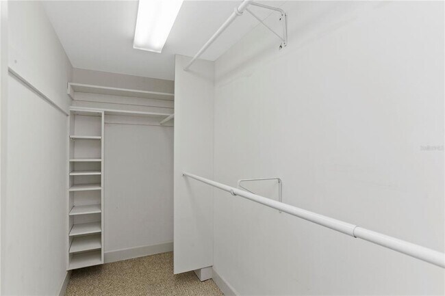 Building Photo - 400 E Colonial Dr