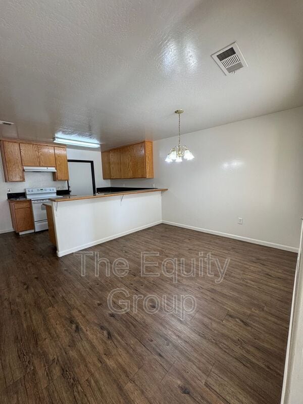 Building Photo - 443 N Park St