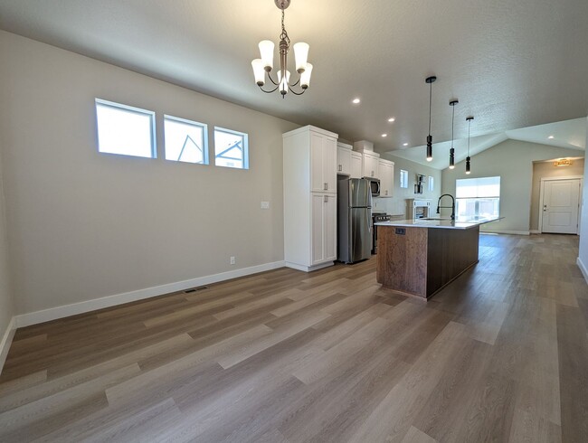 Building Photo - Beautiful 3bed/2bath home in Springfield!
