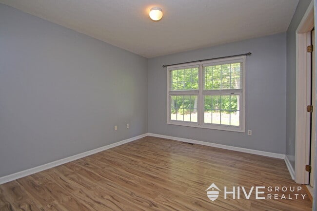 Building Photo - Charming Elkton Home with Space, Style, and a Prime Location!