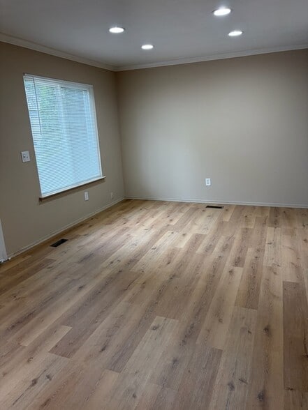 Building Photo - 2336 Orchard Crest St