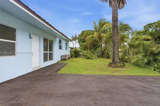 Building Photo - 2280 SW 43rd Ave