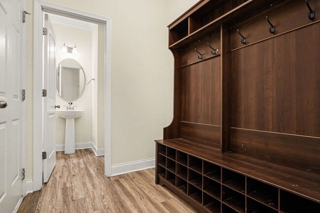 Building Photo - 3BR Like-New Townhome –  Morrisville RTP RDU