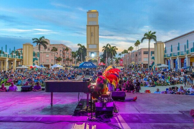 Building Photo - 16843 Boca Delray Dr