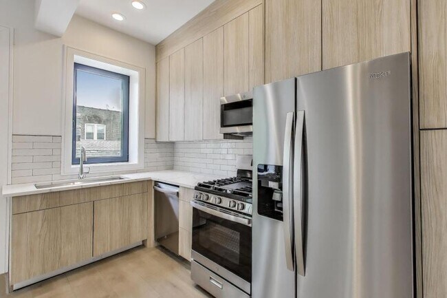 Building Photo - 2 bedroom in Chicago IL 60647
