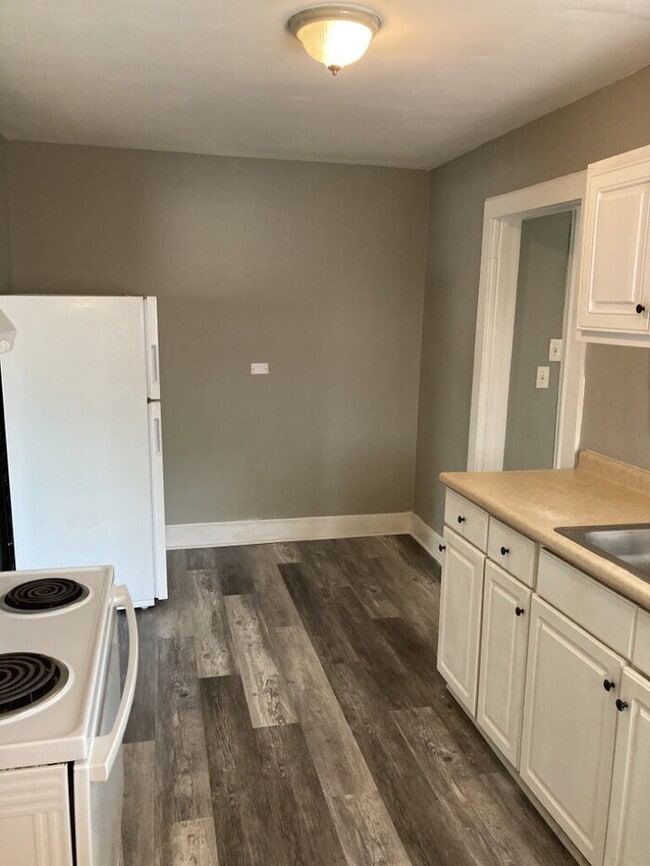 Building Photo - 125 Mallard St