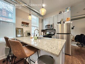 Building Photo - 1444 W Erie St