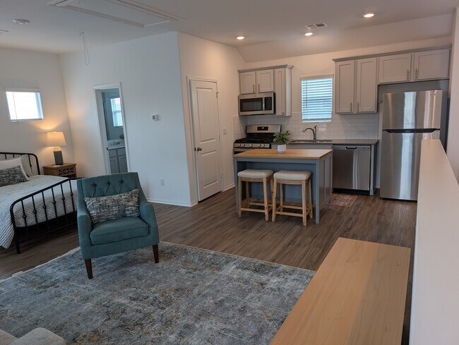 Building Photo - 160 Rioja