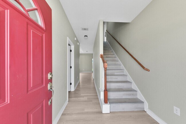 Building Photo - Five Points 4 bedroom home