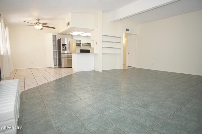 Building Photo - 5009 Sycene Ct