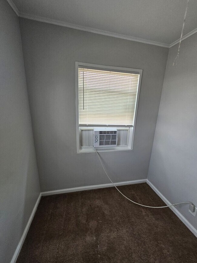 Building Photo - 529 Revere Rd