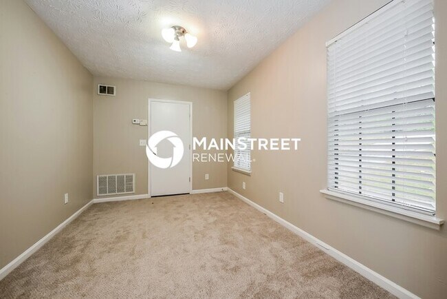 Building Photo - 3 Bedroom Pet-Friendly Home in Rex, GA with Main Street Renewal