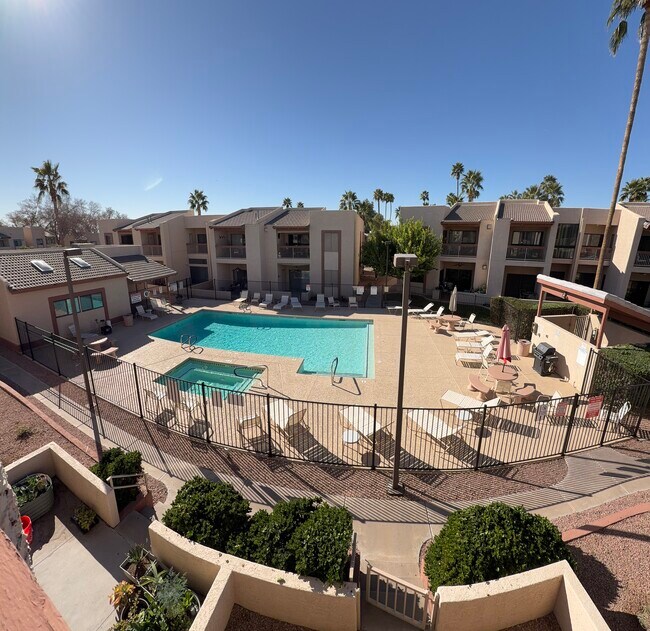 Building Photo - 205 N 74th St