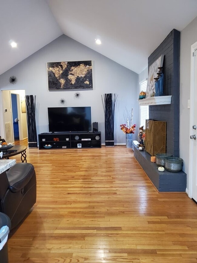 Building Photo - 5210 Honey Cir