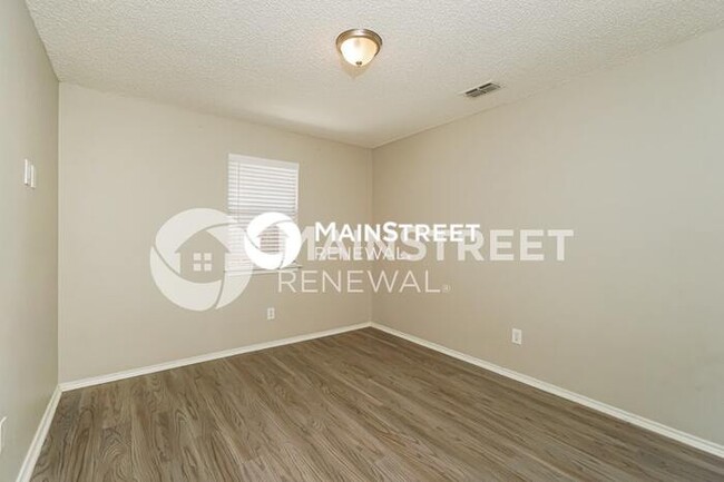 Building Photo - 9054 Chinon