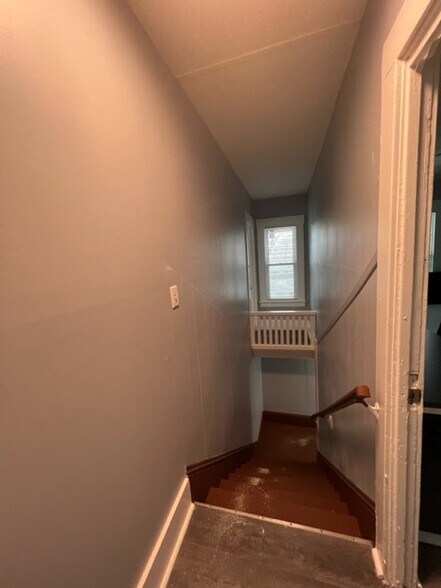 Building Photo - 216 Bassett St