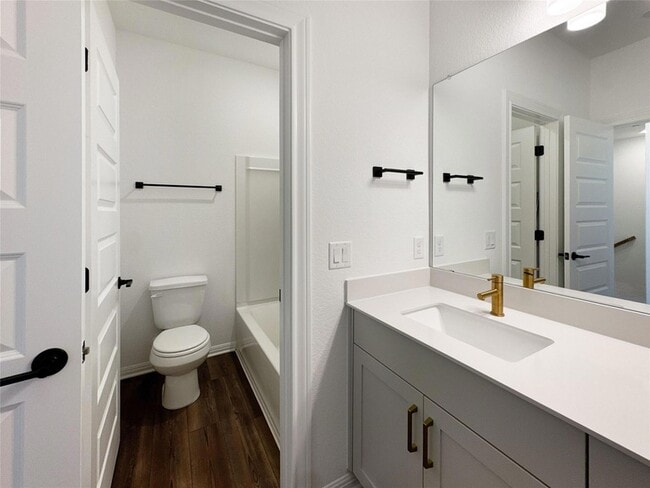 Building Photo - 2725 Woodall Dr