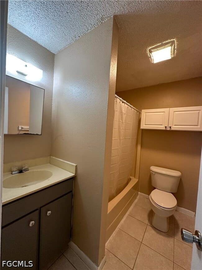 Building Photo - 4425 Ruthann Ct