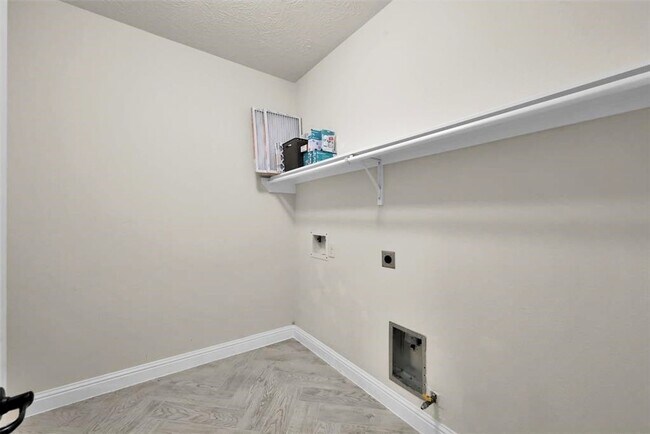 Building Photo - 16014 Peach Bluff Ln