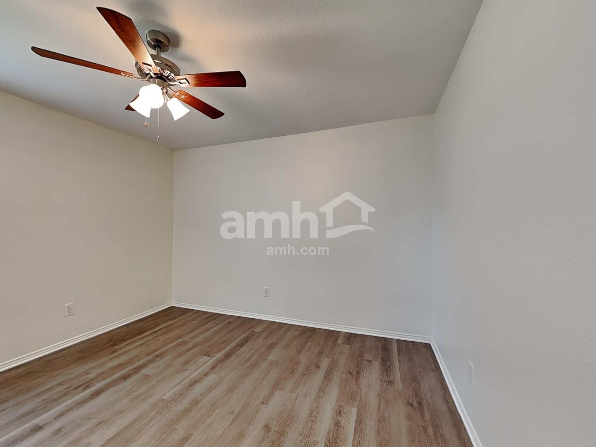 Building Photo - 506 Azalea Dr