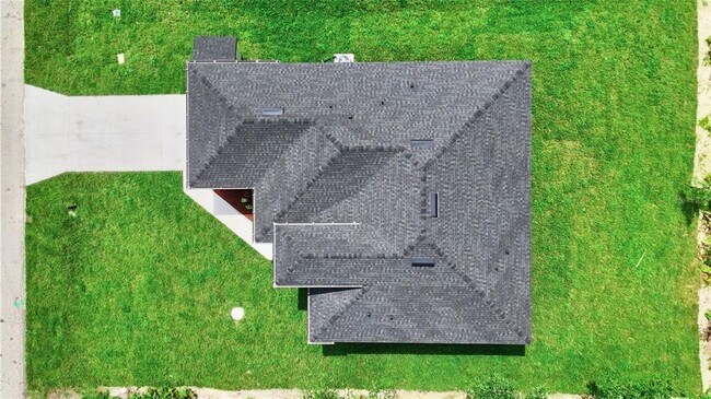 Building Photo - 13647 Begonia Cir