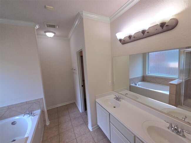Building Photo - 4411 Wellington Grove Ln