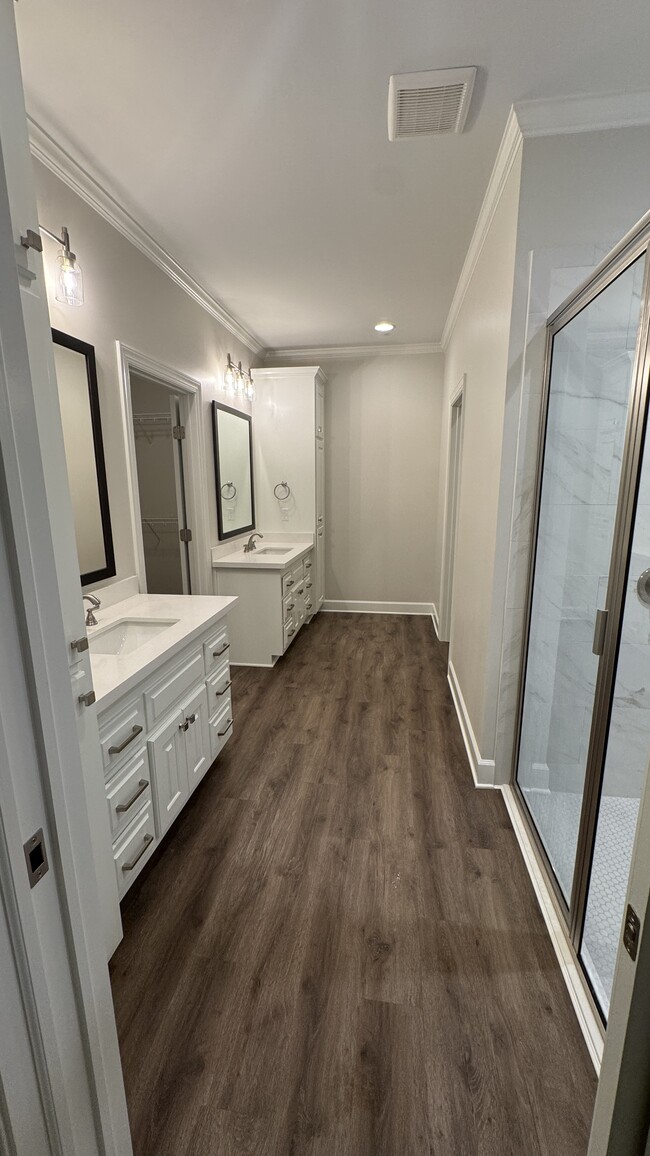 Building Photo - 113 Elliott Dr