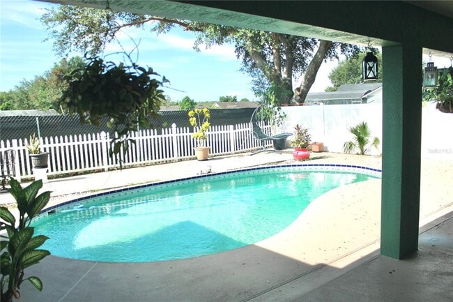Building Photo - 412 Everwood Dr