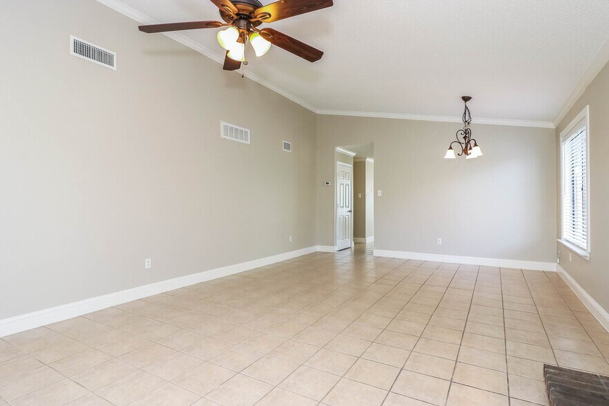 Building Photo - 309 Chasmier Way