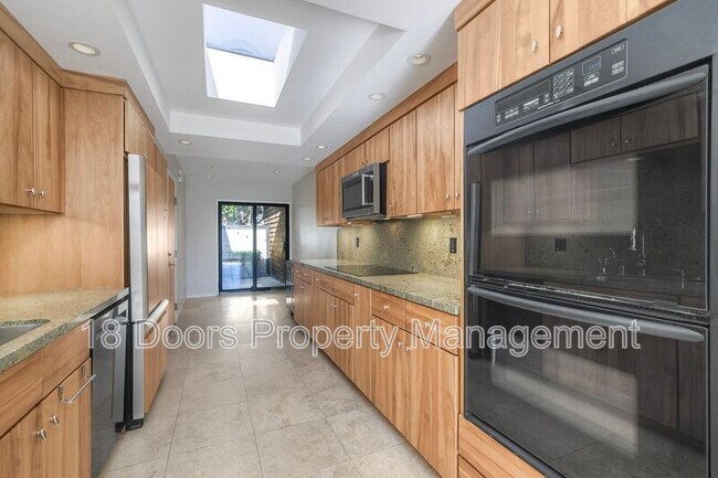 Building Photo - 2239 Del Mar Scenic Pkwy