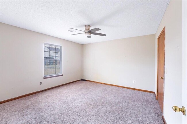 Building Photo - 124 Evergreen Trail SE