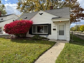 Building Photo - 22861 Rosalind Ave