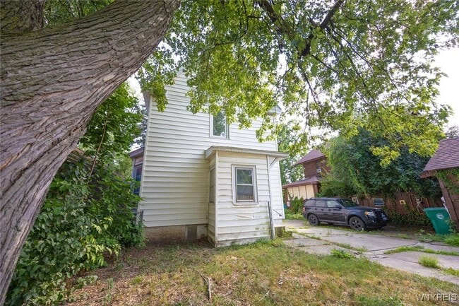 Building Photo - 1112 College Ave