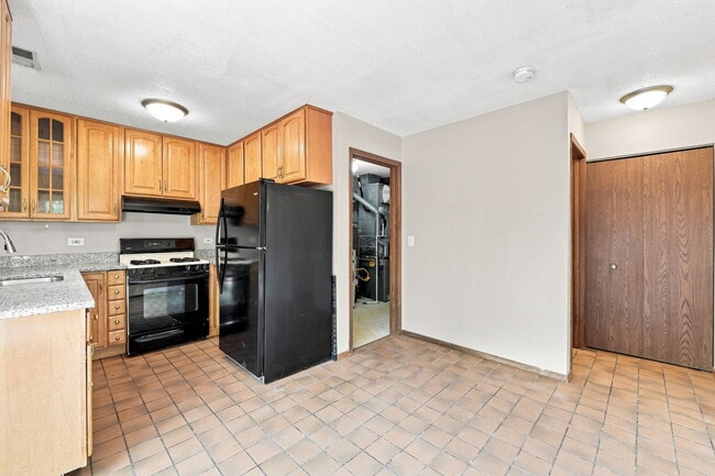 Building Photo - 15 Brittany Ln