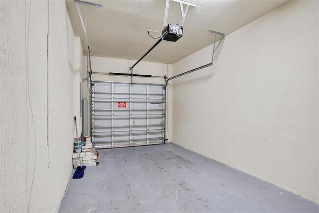 Building Photo - 5887 NW 56th Pl