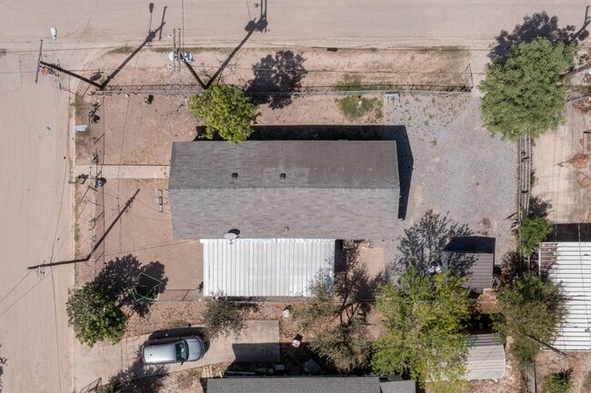 Building Photo - 3527 Beatty St