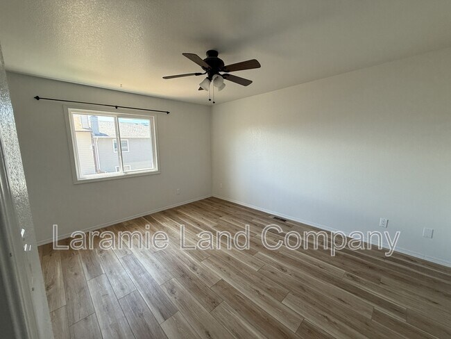 Building Photo - 1736 Sanders Dr