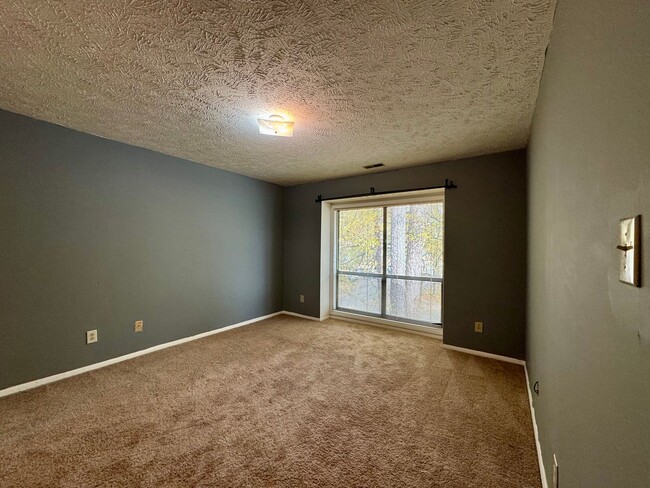 Building Photo - 1899 Tryon Dr