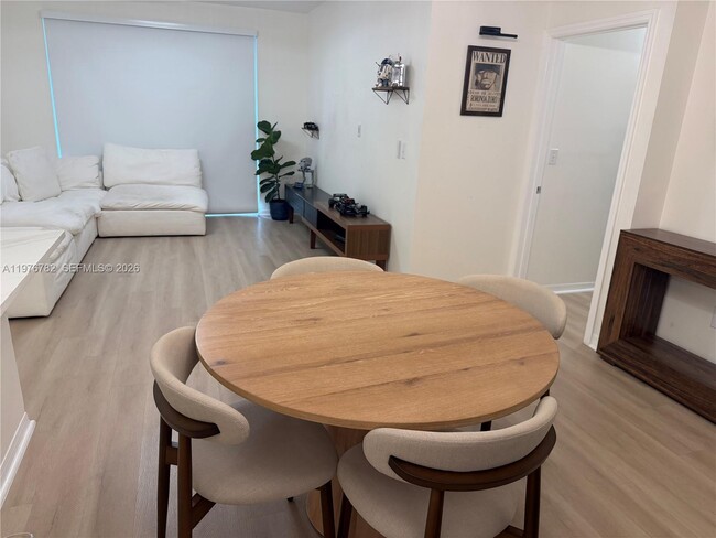 Building Photo - 6851 SW 44th St