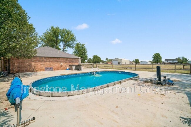 Building Photo - 11665 N 156th E Ave
