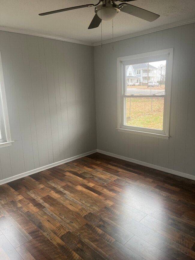 Building Photo - 1210 Dooley St