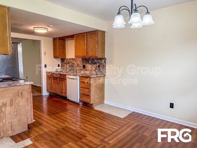 Building Photo - 105 Chesterfield Ct