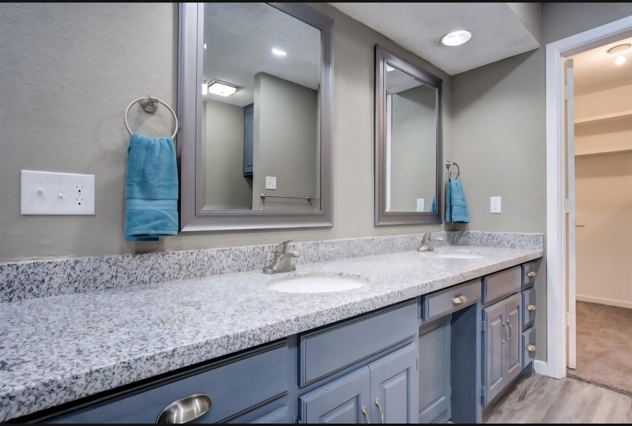 Building Photo - 306 Vale Ave