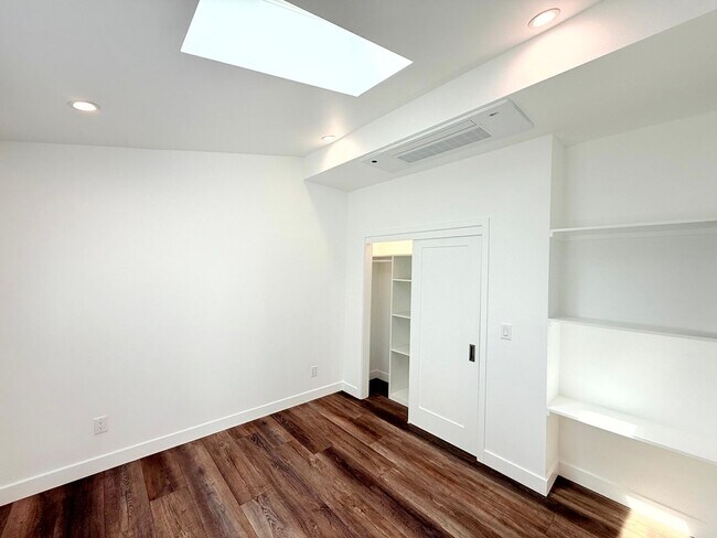 Building Photo - 10839 Fellows Ave
