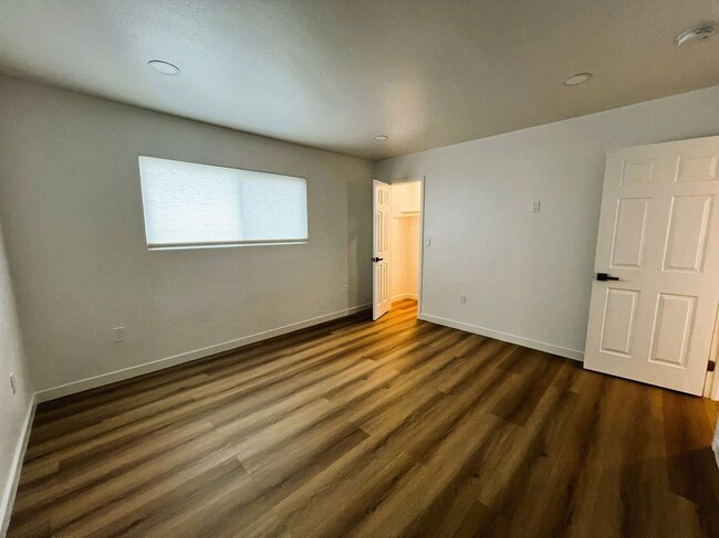 Building Photo - 13811 La Pat Pl