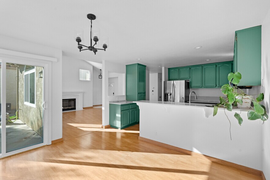 Building Photo - 1124 Grass Valley Way